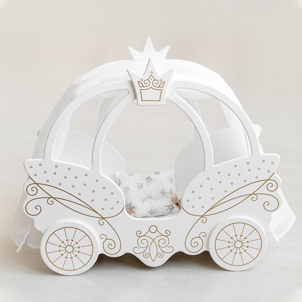 Игрушка детская кровать из коллекции Shining Crown. Цвет: белоснежный шёлк 