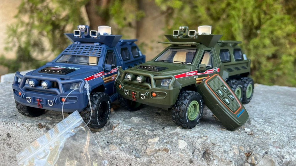 Модель автомобиля  с дистанционным управлением