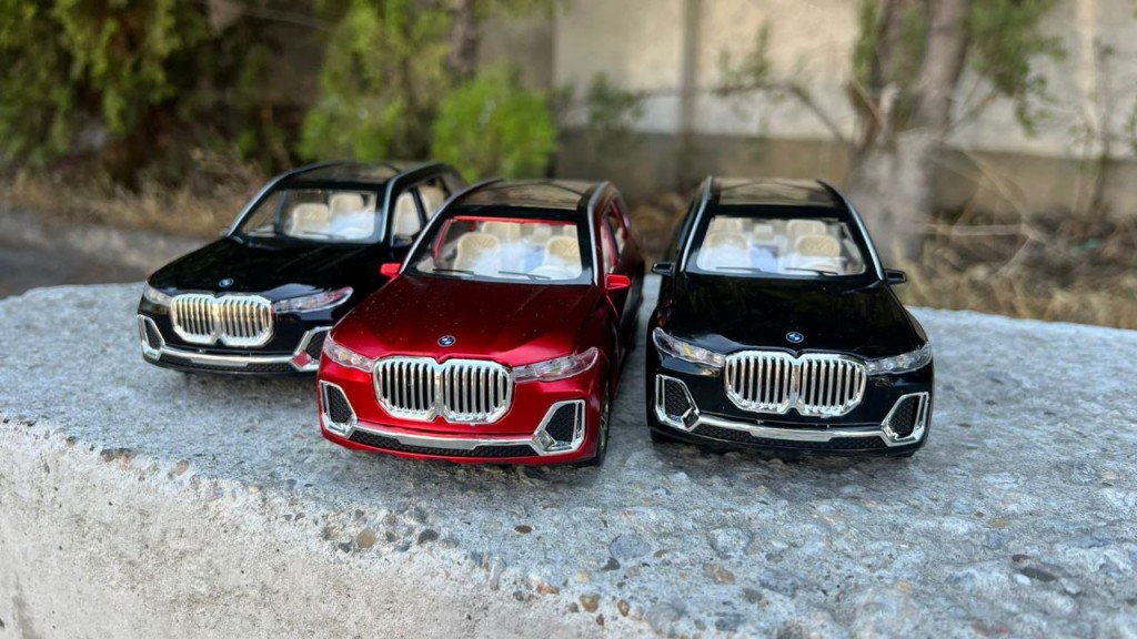 Машинка металл " БМВ X7" свет/звук